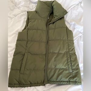 Old Navy Olive Green Puffer Vest. Size Small.